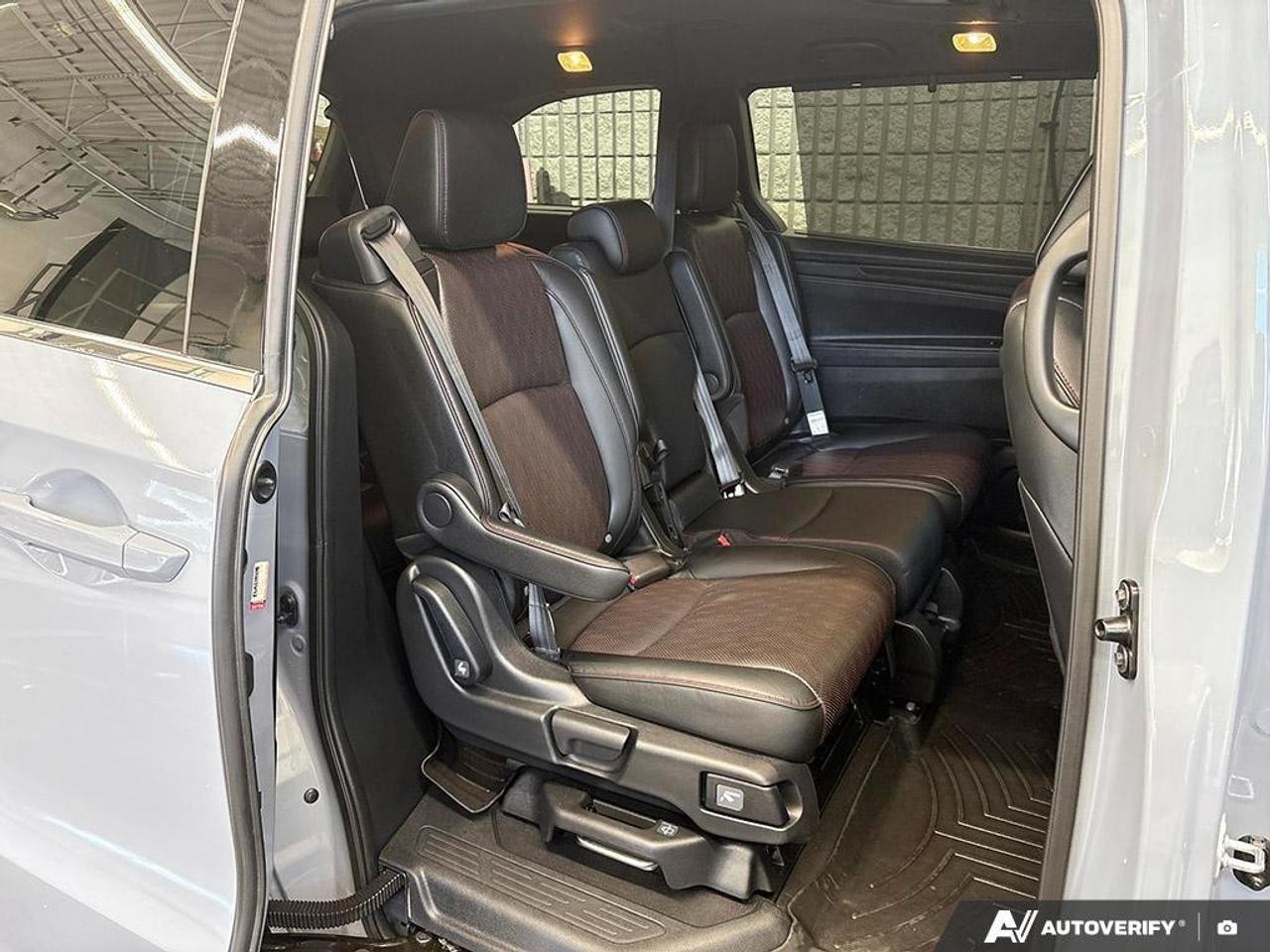 2024 Honda Odyssey Black Edition Passenger Van Photo