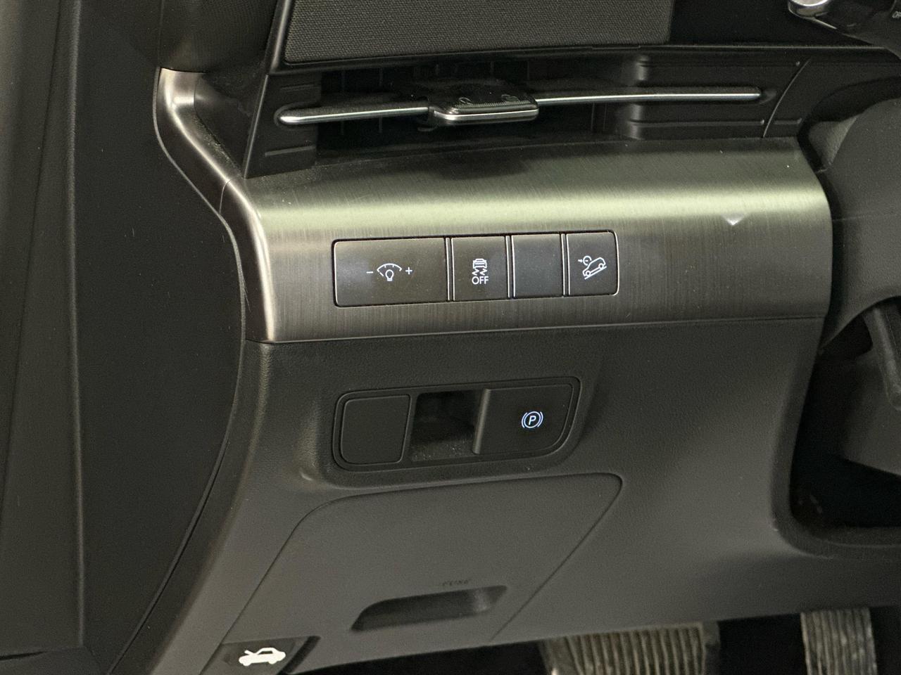 2025 Hyundai KONA 2.0L Preferred w/Trend Package 2.0l Preferred - AWD/LEATHER/PANOROOF/4700KM! Photo