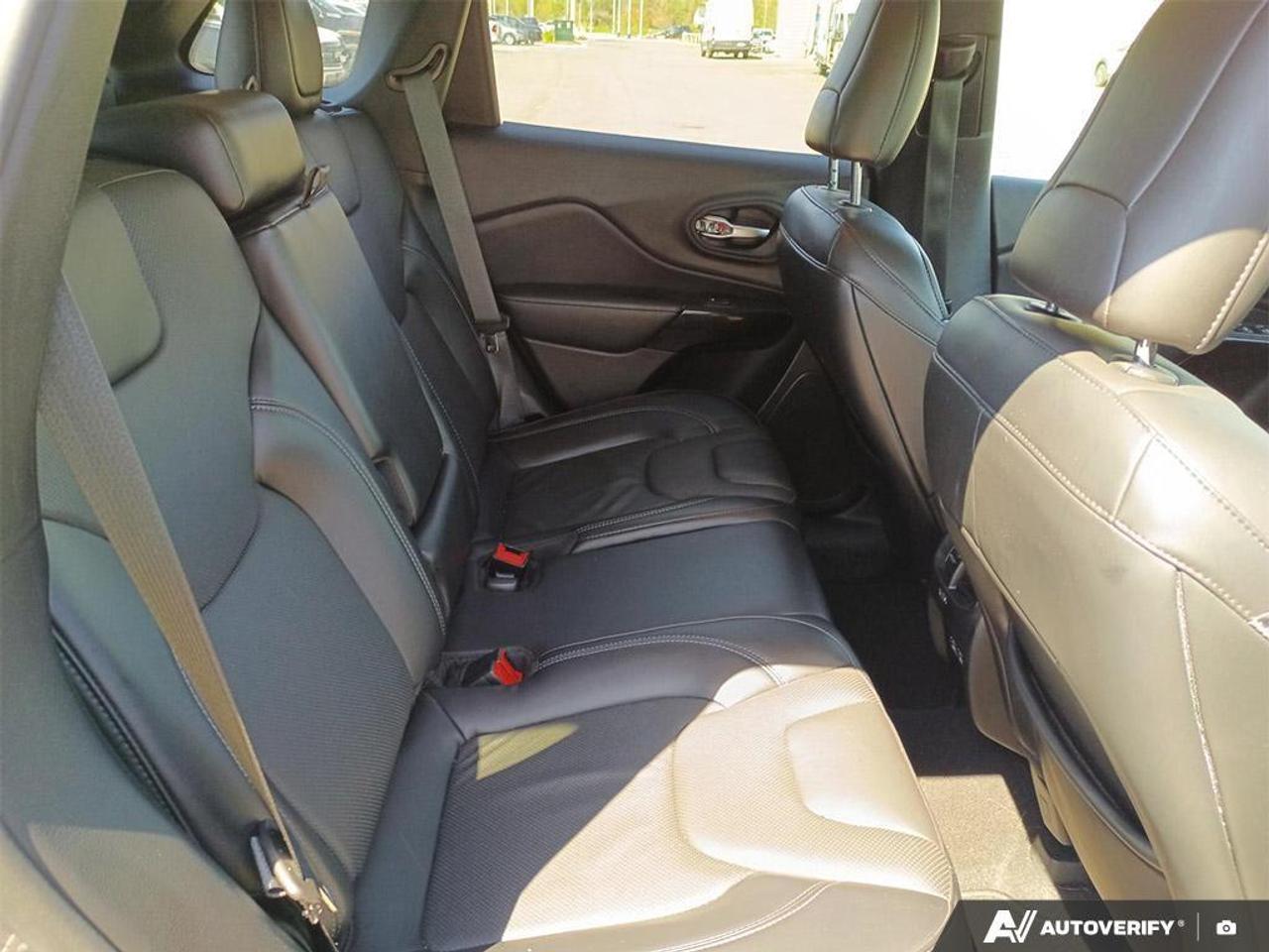 2021 Jeep Cherokee Altitude 4dr 4x4 Photo