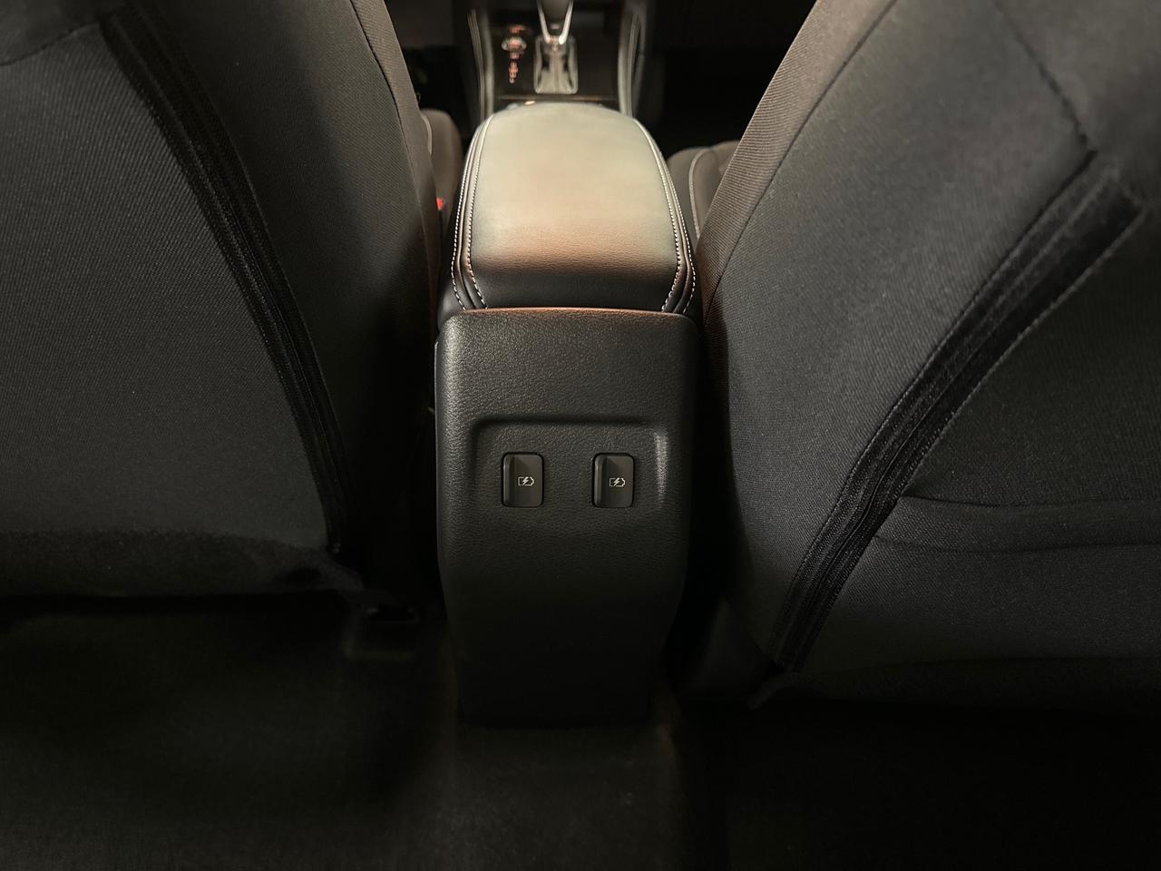 2025 Nissan Kicks Play SV 4dr Front-Wheel Drive Photo