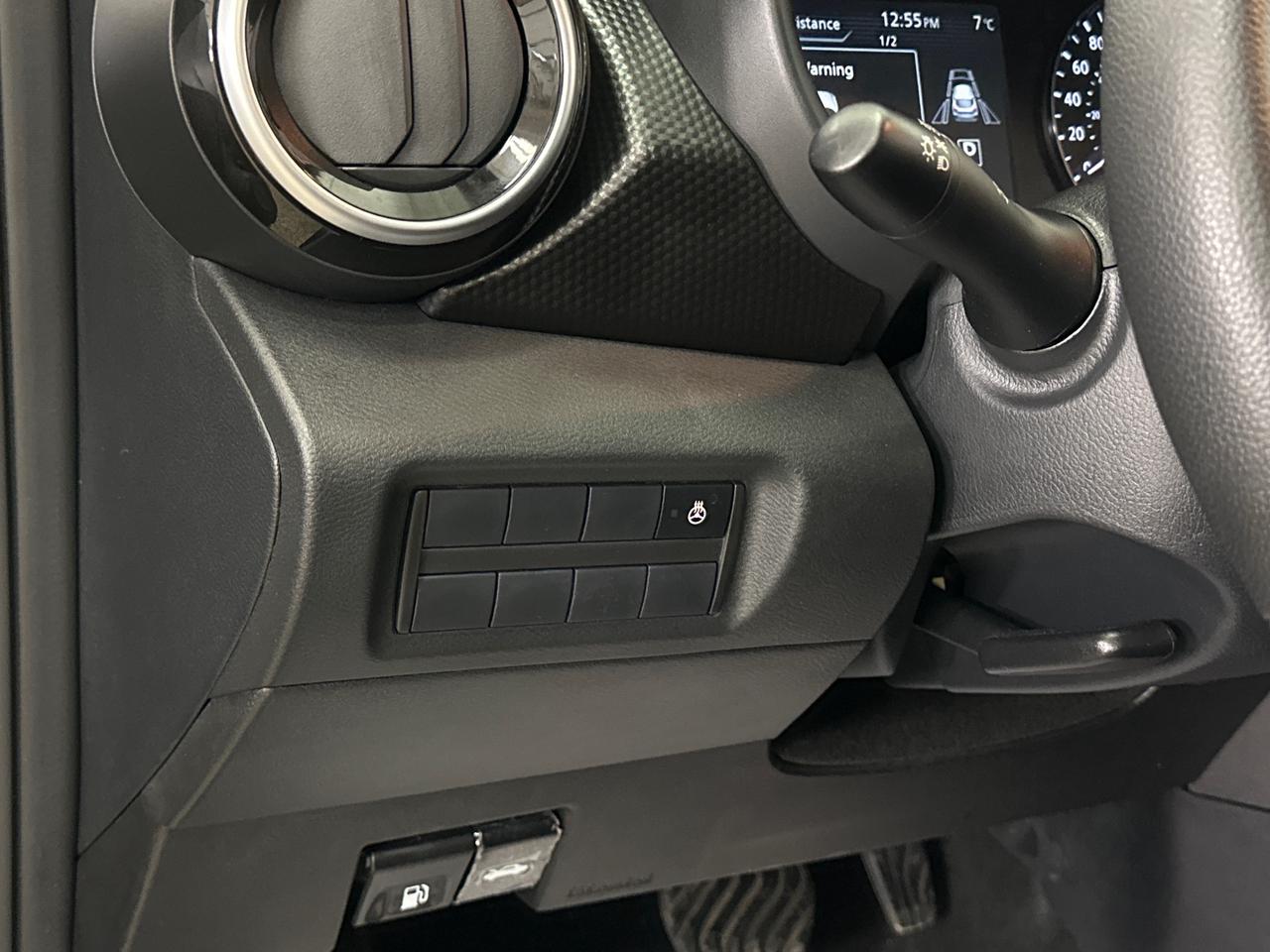 2025 Nissan Kicks Play SV 4dr Front-Wheel Drive Photo