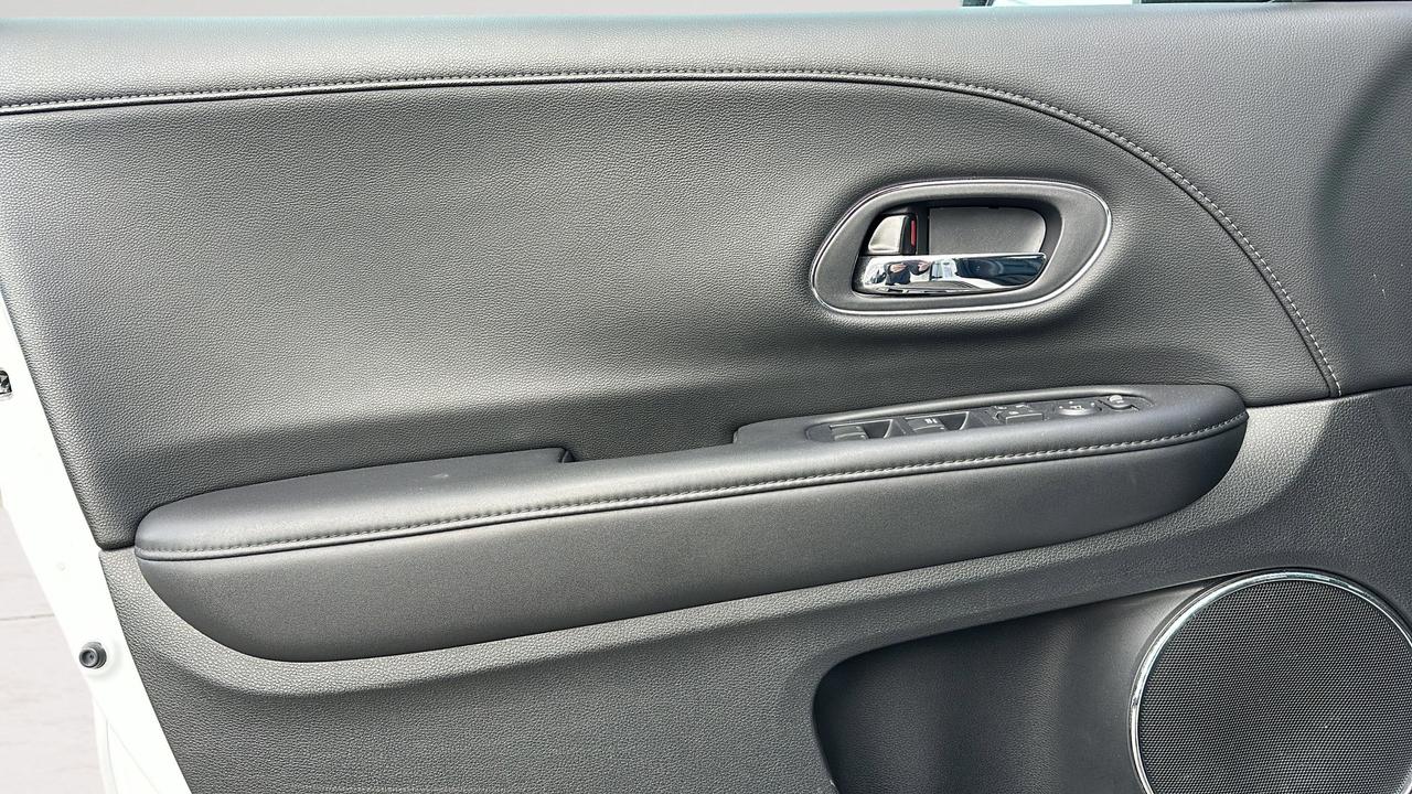 2018 Honda HR-V w/Navigation Photo