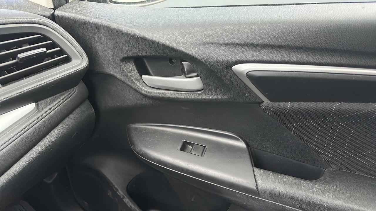 2017 Honda Fit 5dr HB CVT SE Photo