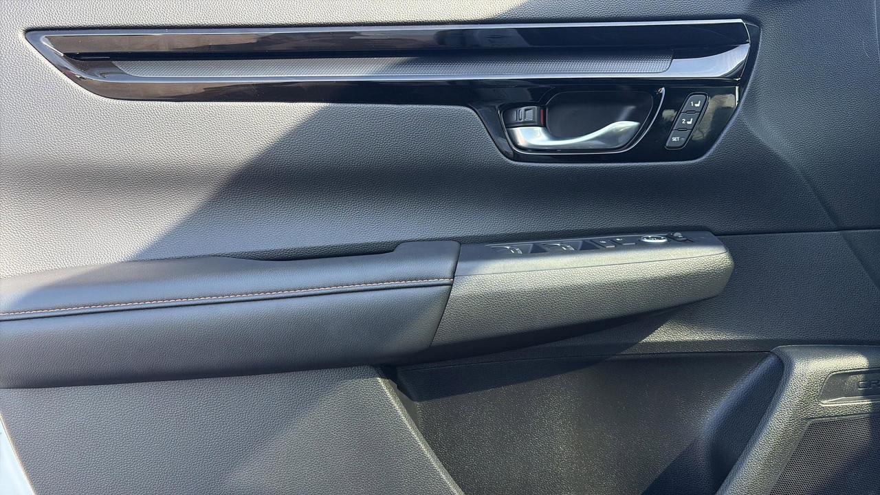 2024 Honda CR-V Hybrid Touring AWD Photo