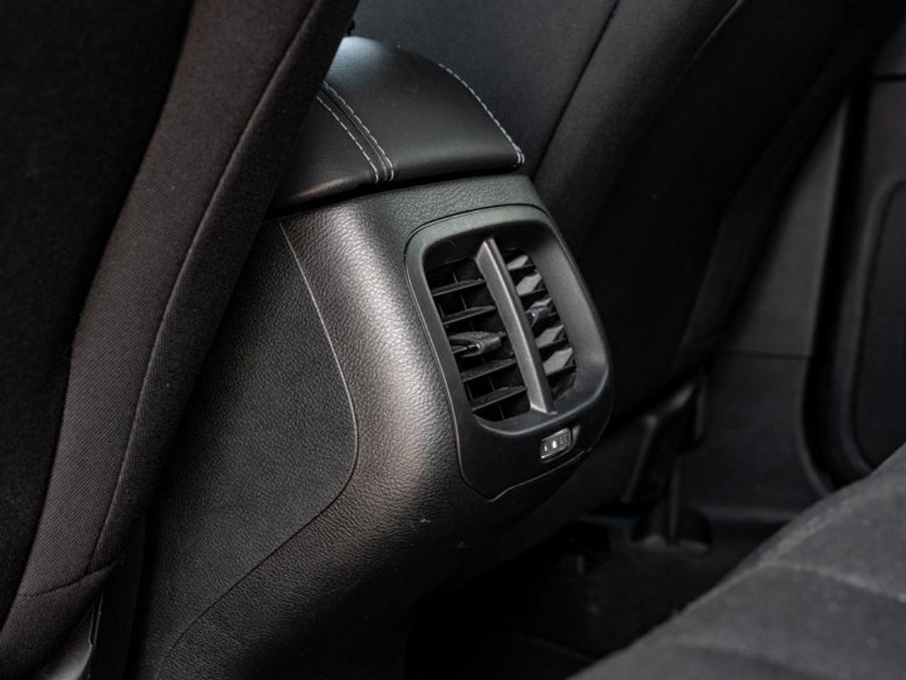 2022 Jeep Cherokee Sport Photo