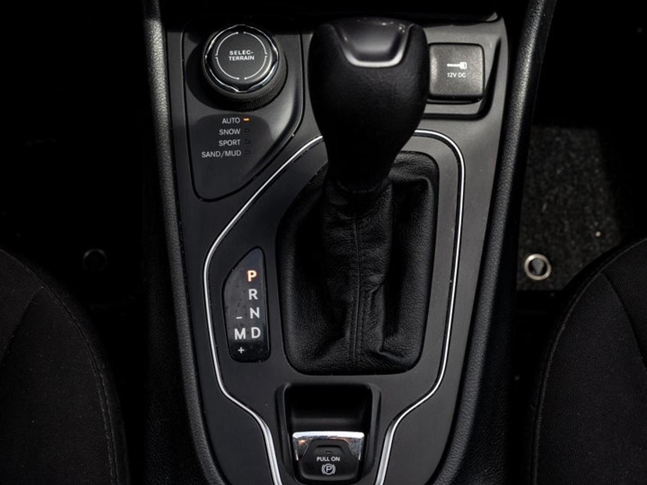 2022 Jeep Cherokee Sport Photo