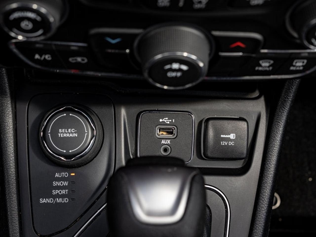 2022 Jeep Cherokee Sport Photo