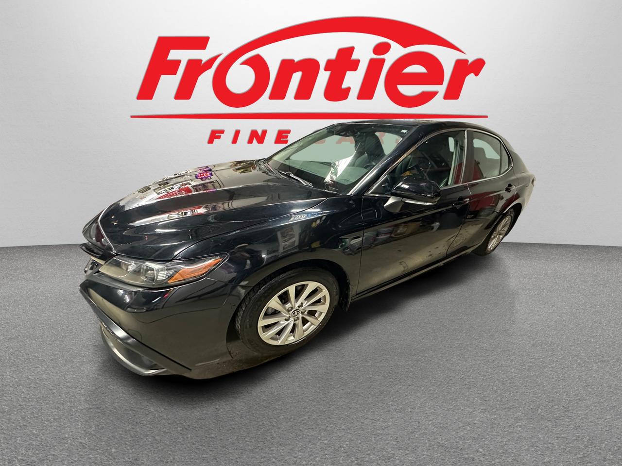 2021 Toyota Camry SE | LEATHER | BLUETOOTH | HEATED SEATS | ALLOYS | Photo