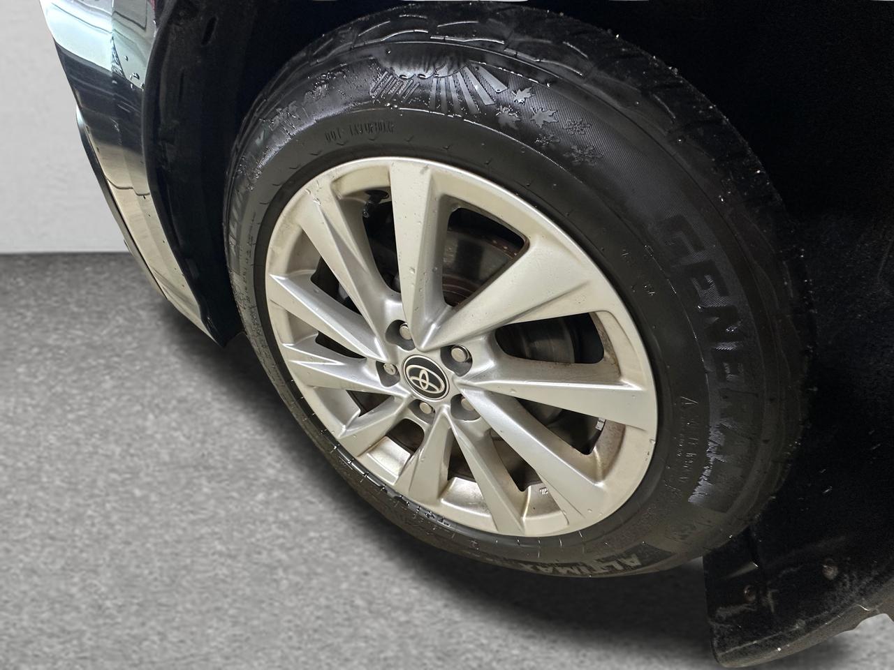 2021 Toyota Camry SE | LEATHER | BLUETOOTH | HEATED SEATS | ALLOYS | Photo