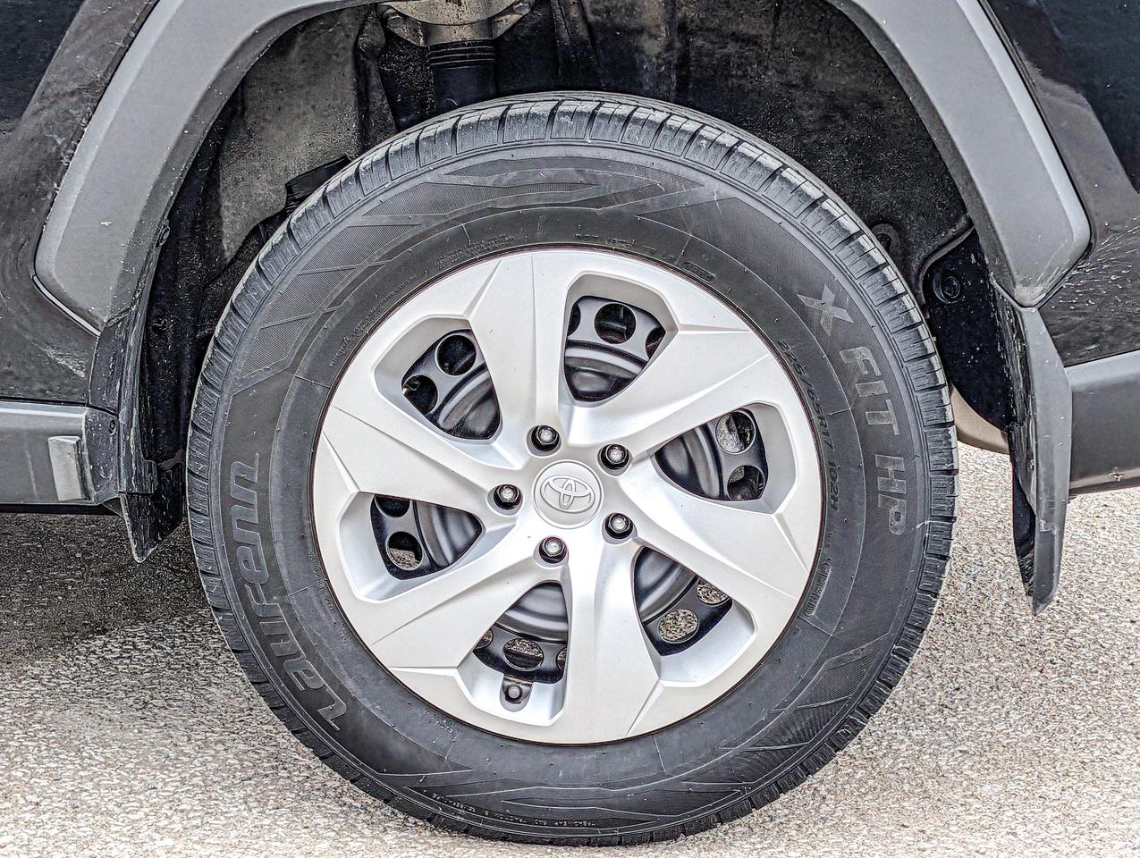 2024 Toyota RAV4 LE Photo