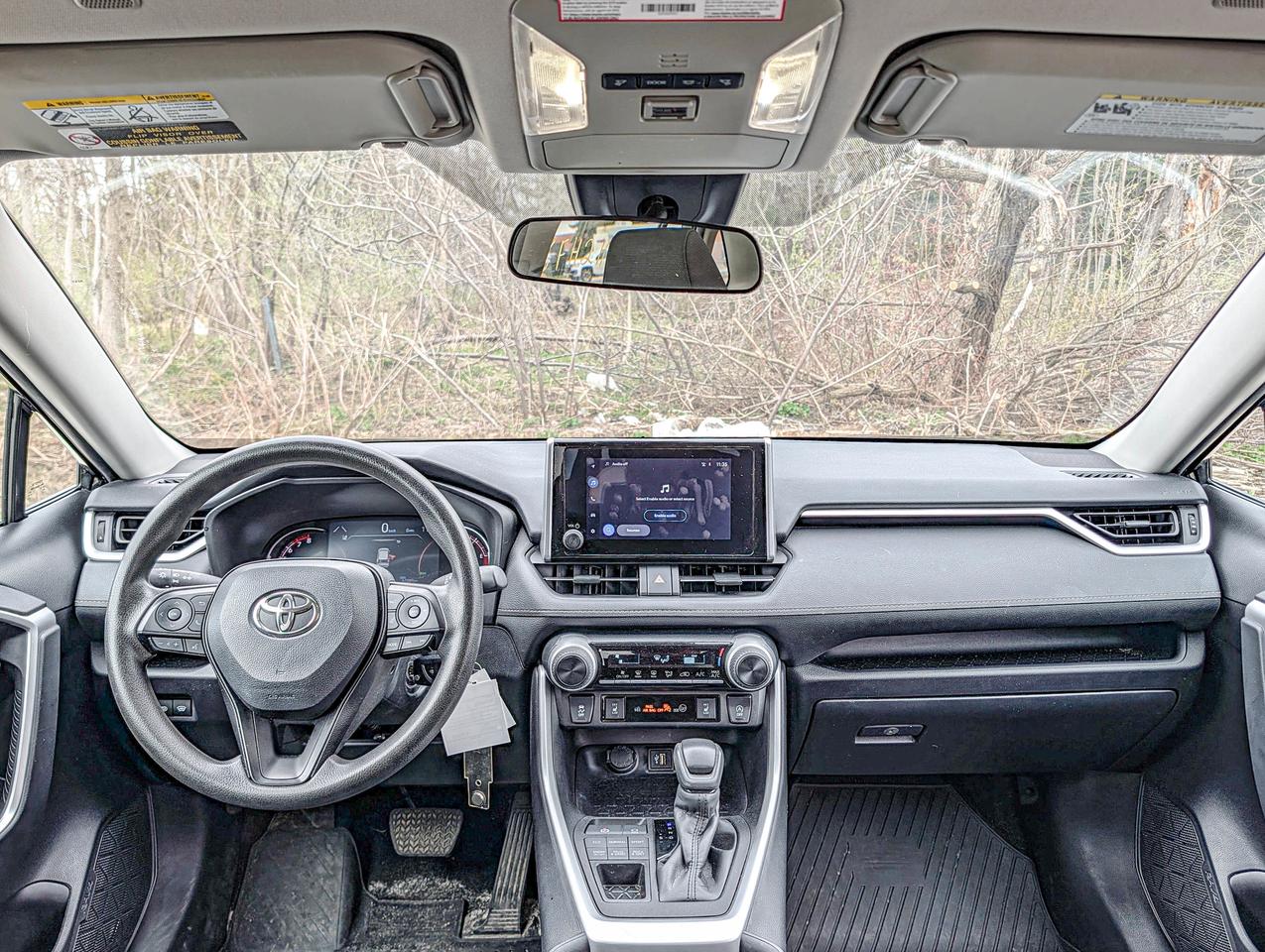 2024 Toyota RAV4 LE Photo