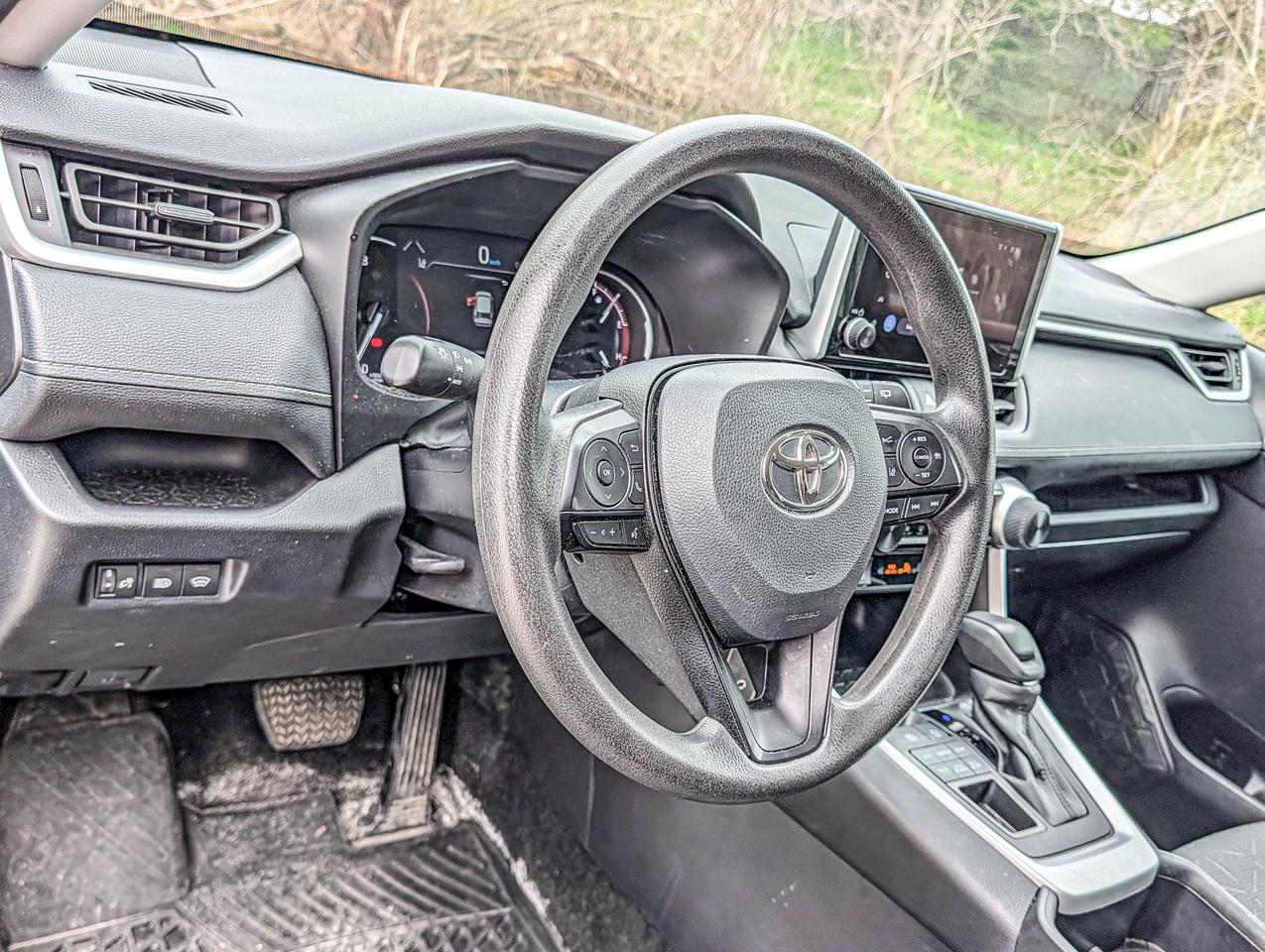 2024 Toyota RAV4 LE Photo