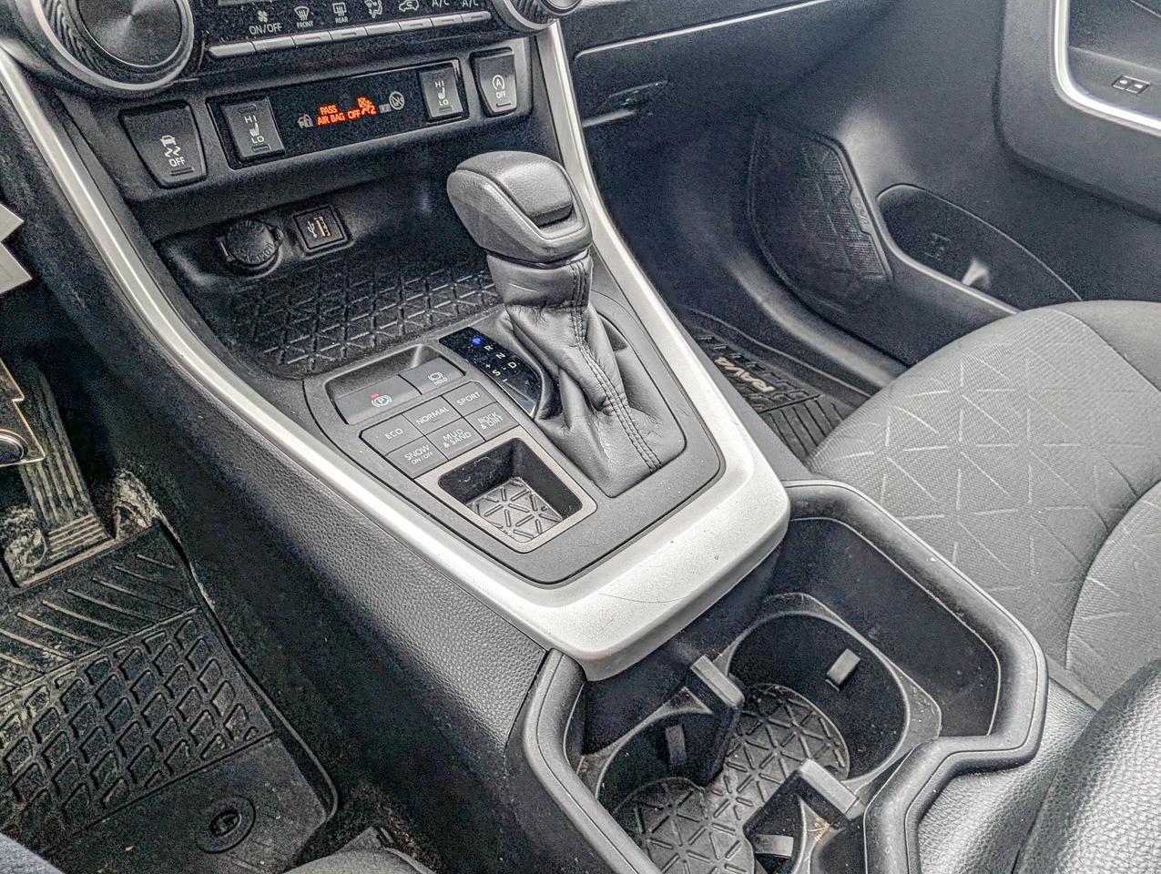 2024 Toyota RAV4 LE Photo