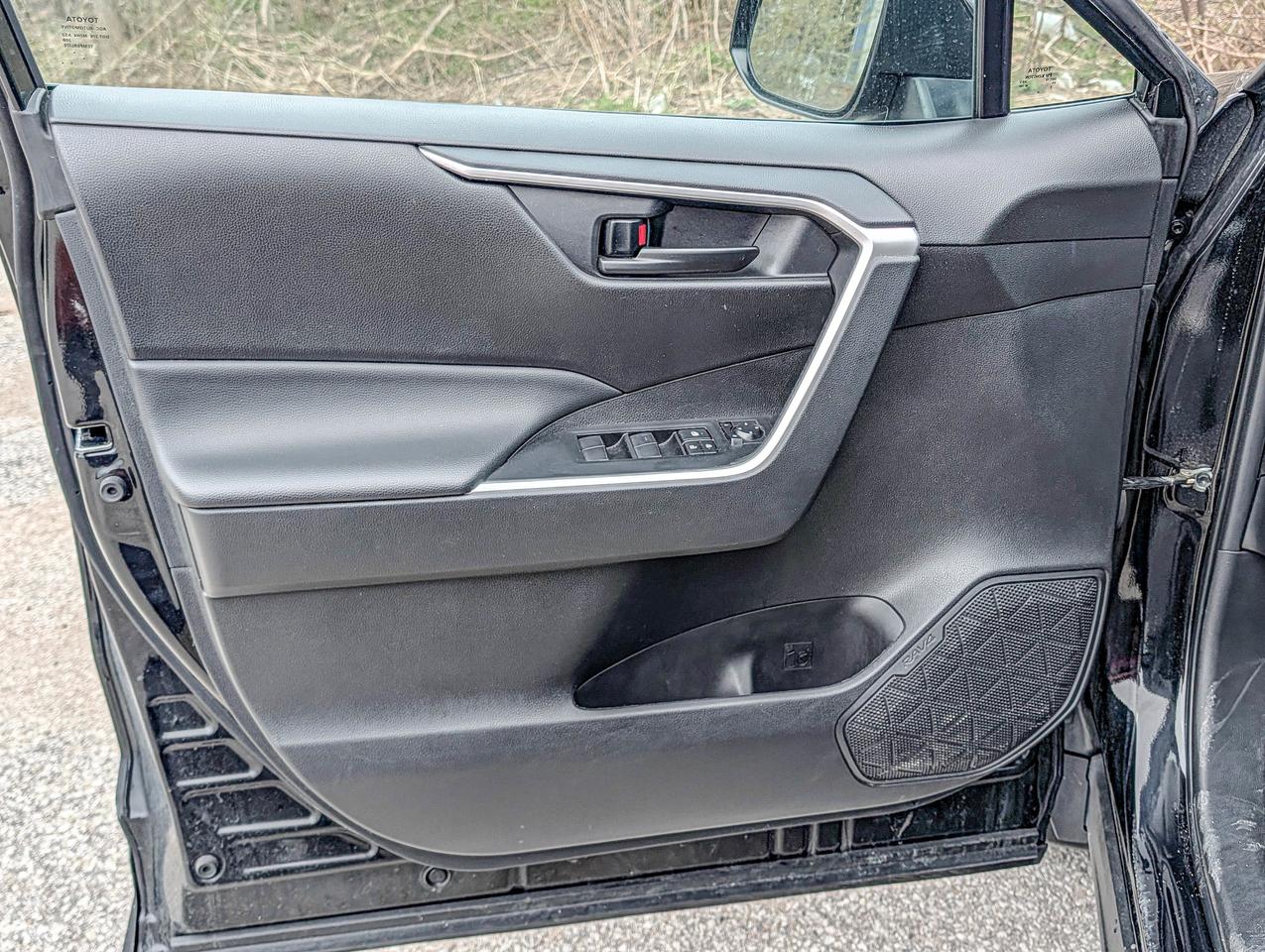 2024 Toyota RAV4 LE Photo