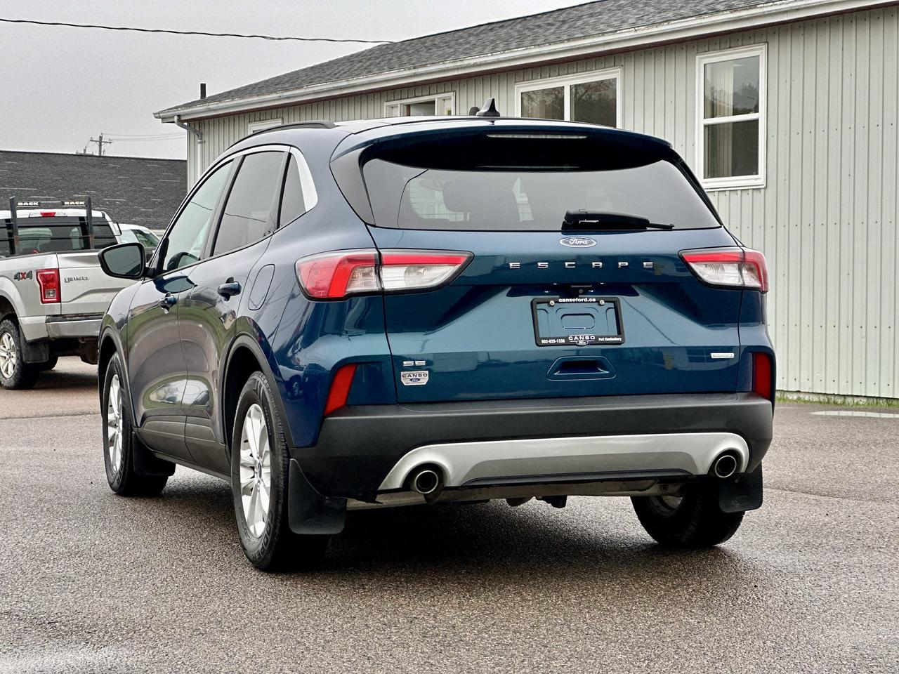 2020 Ford Escape SE FWD W/PANO ROOF Photo4