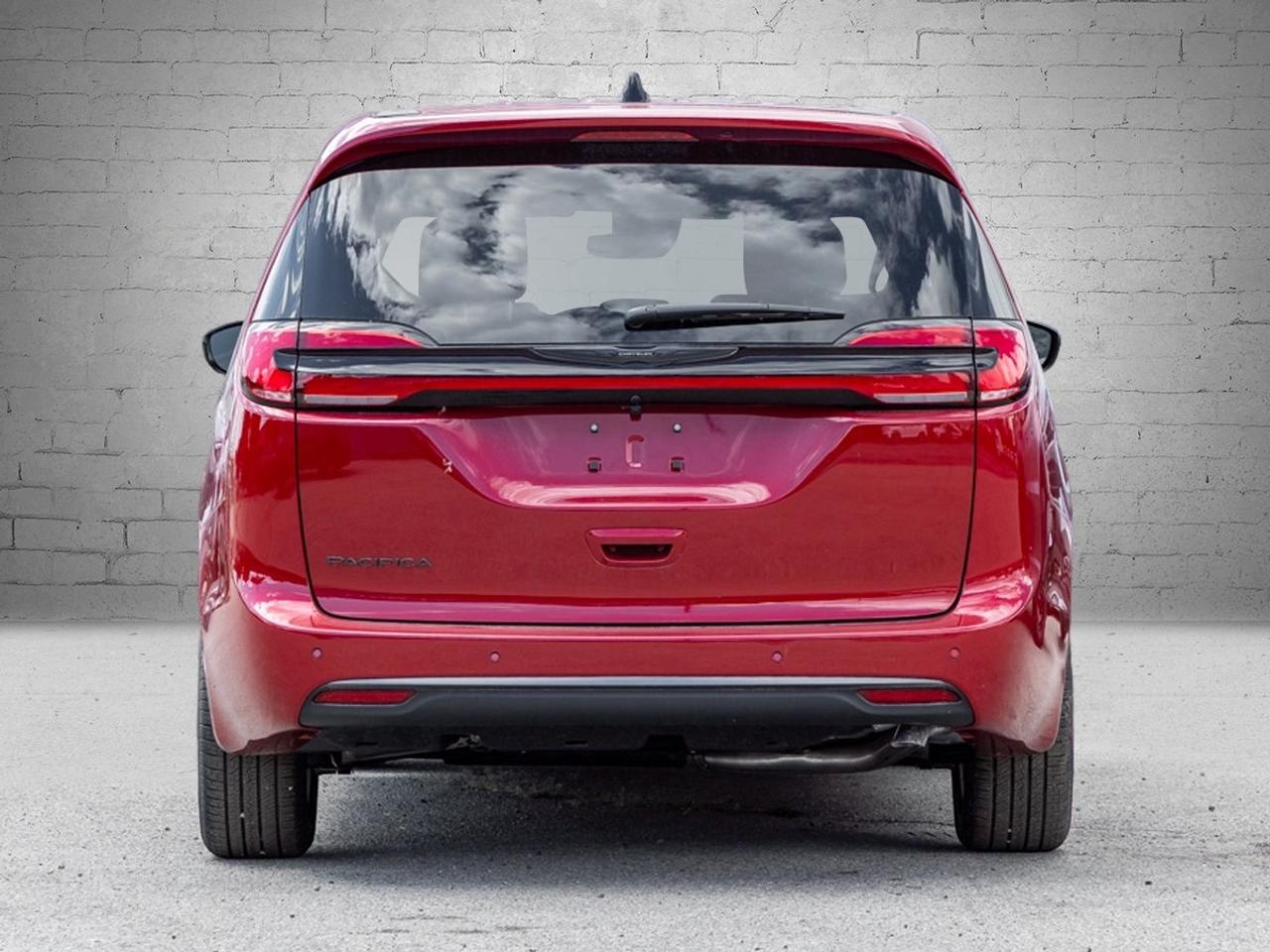 2026 Chrysler Pacifica Select Photo