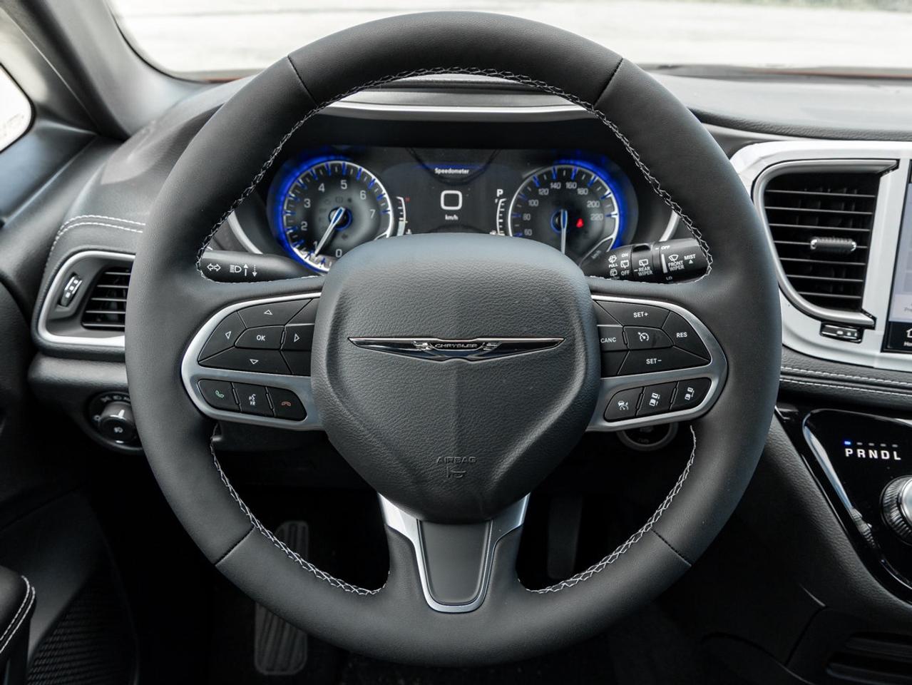 2026 Chrysler Pacifica Select Photo