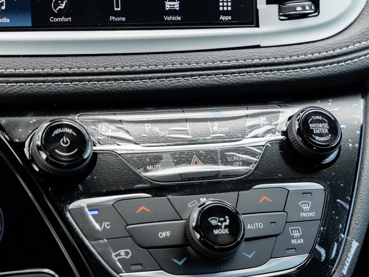 2026 Chrysler Pacifica Select Photo