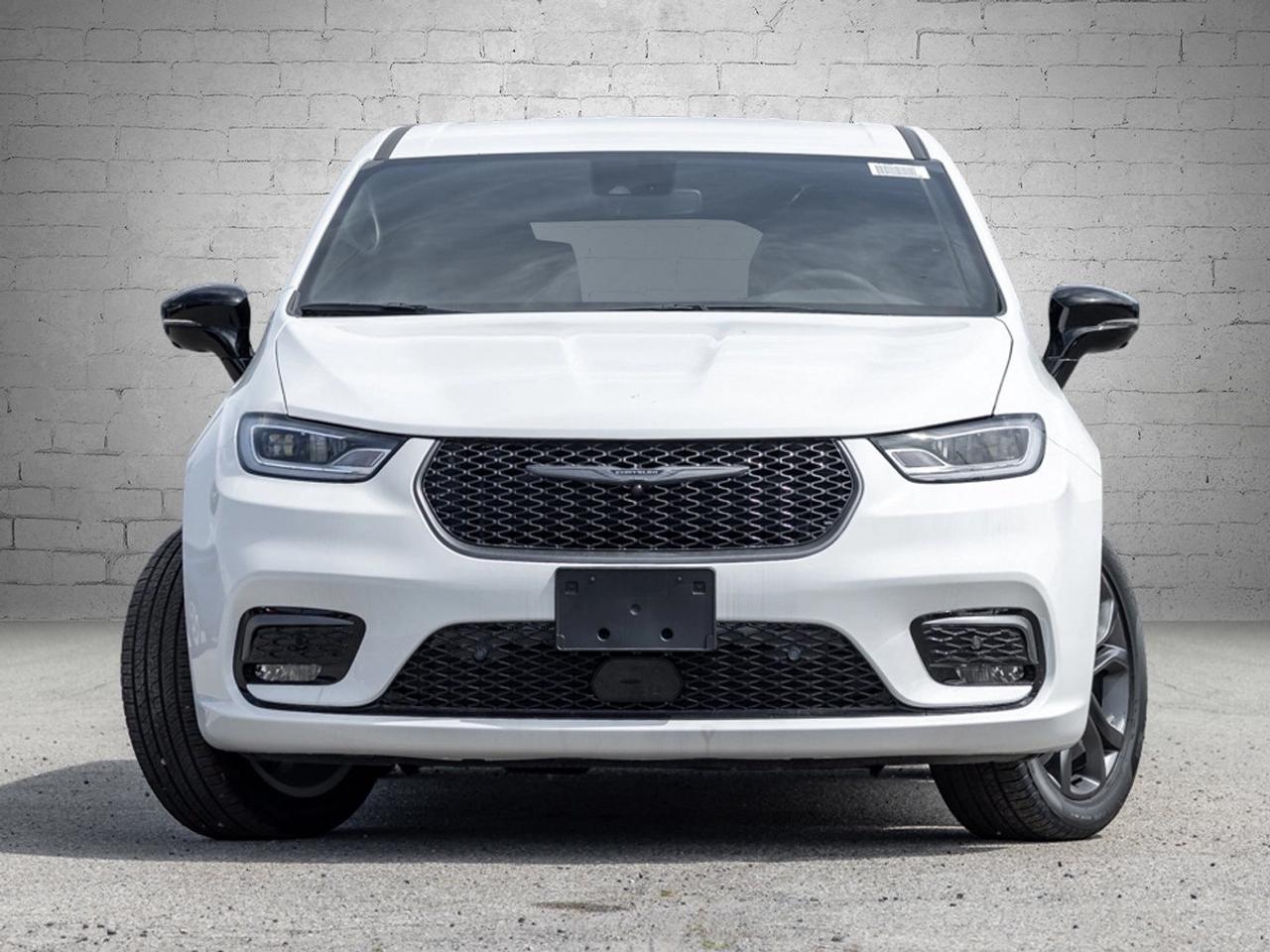 2026 Chrysler Pacifica Select Photo5