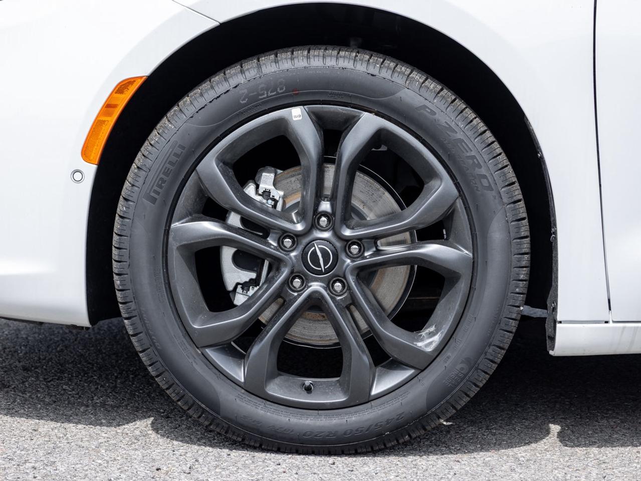 2026 Chrysler Pacifica Select Photo