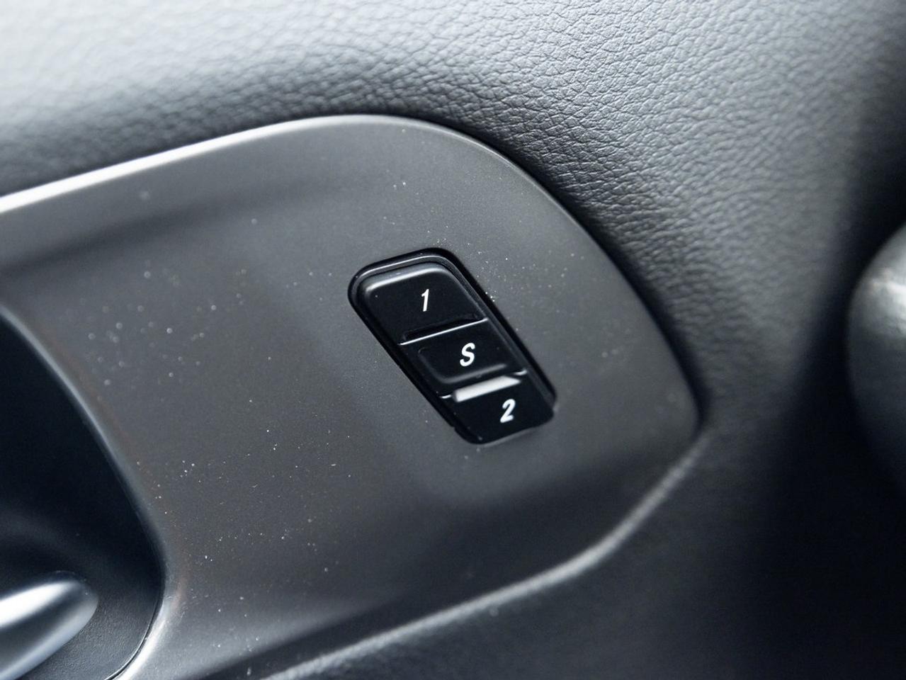 2026 Chrysler Pacifica Select Photo