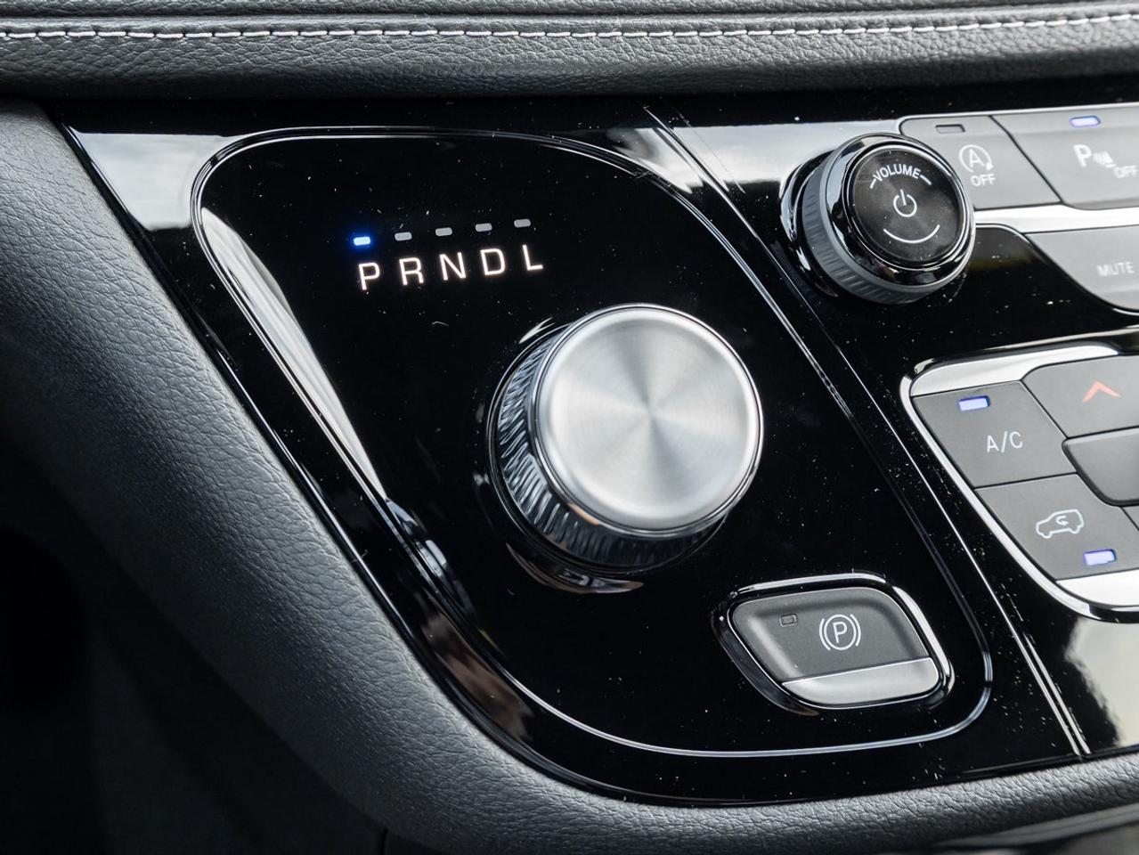 2026 Chrysler Pacifica Select Photo
