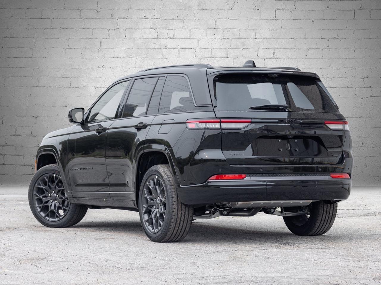 2026 Jeep Grand Cherokee Summit Photo