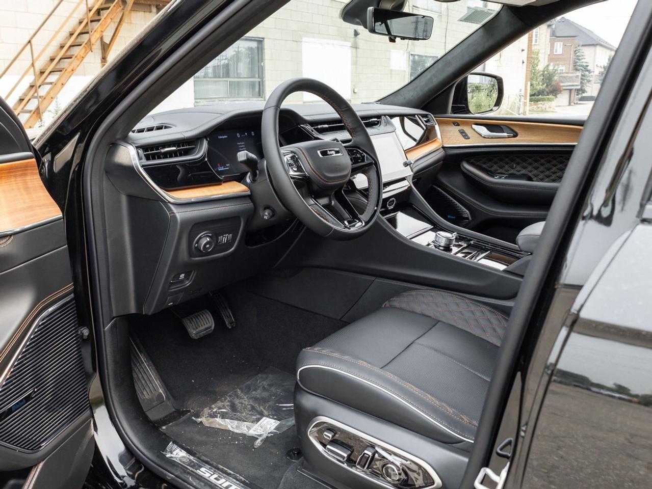 2026 Jeep Grand Cherokee Summit Photo