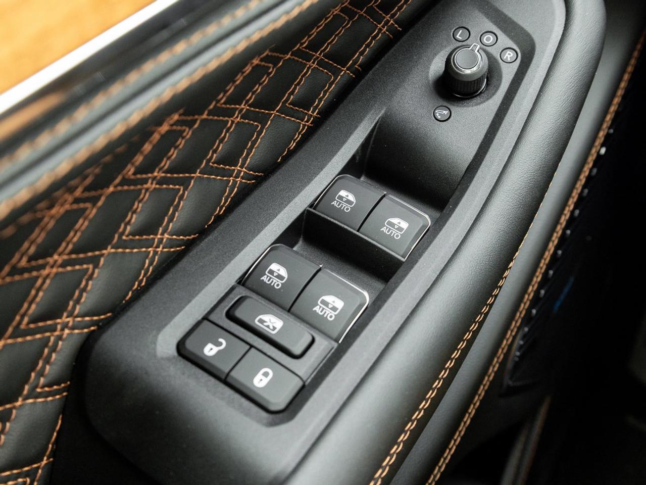 2026 Jeep Grand Cherokee Summit Photo
