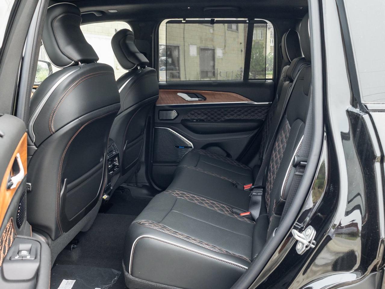 2026 Jeep Grand Cherokee Summit Photo