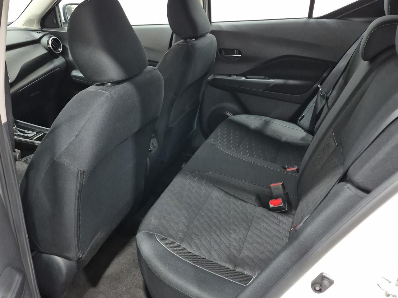 2024 Nissan Kicks SV Photo2