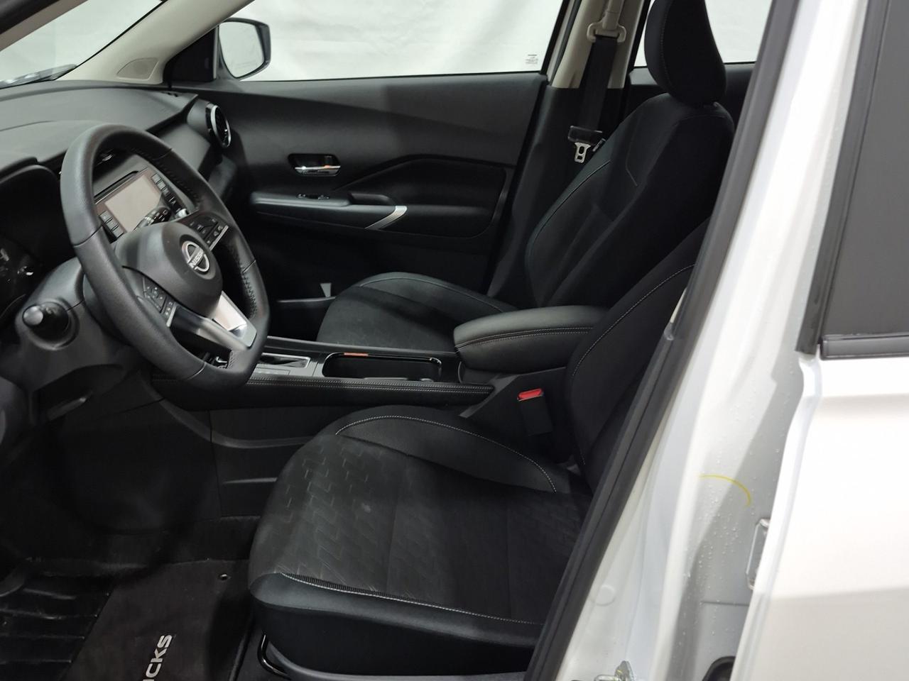 2024 Nissan Kicks SV Photo4