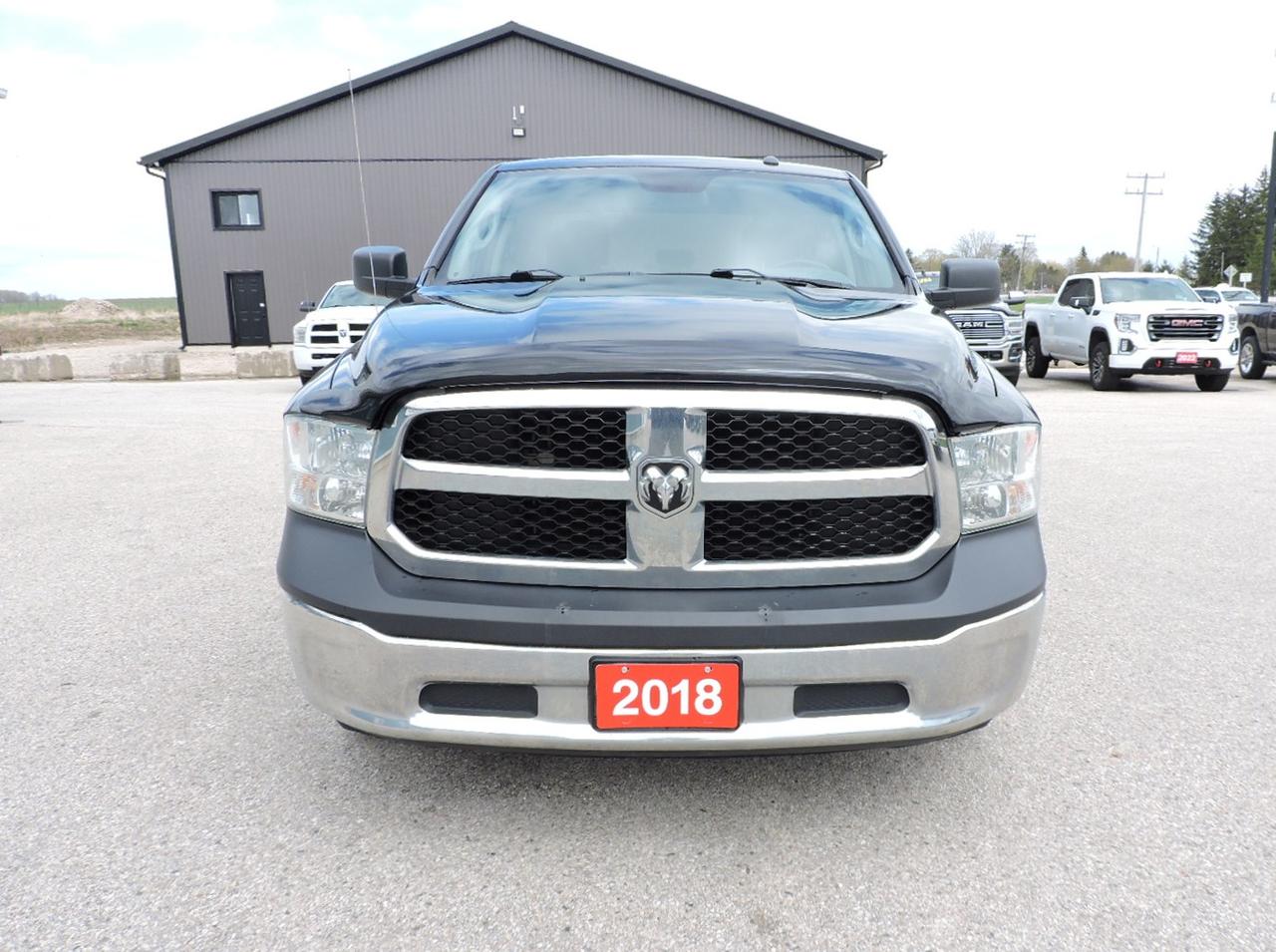 2018 RAM 1500 SXT 5.7 Hemi V8 4X4 6 Seater New Tires 165000 KMS Photo1