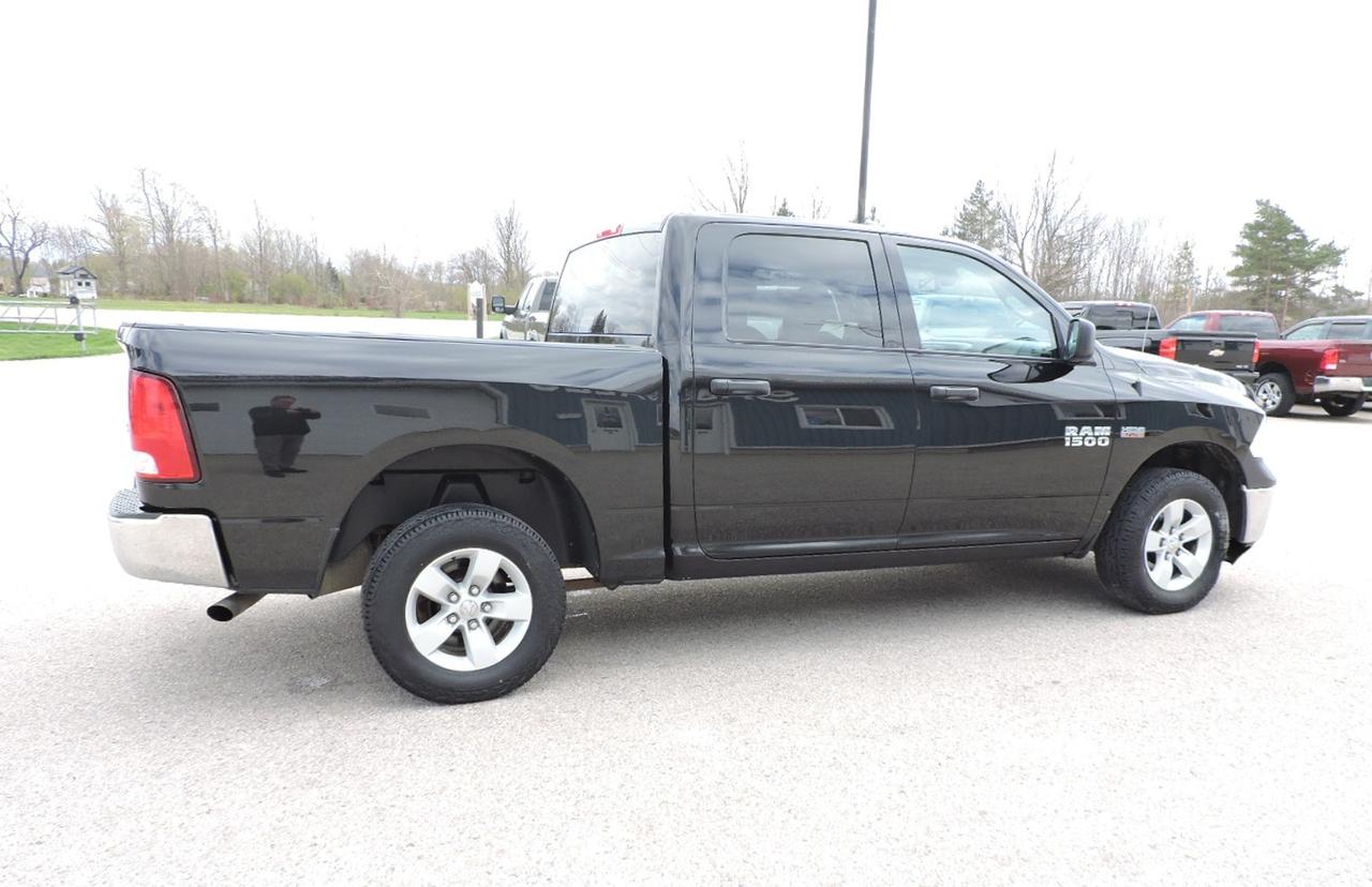 2018 RAM 1500 SXT 5.7 Hemi V8 4X4 6 Seater New Tires 165000 KMS Photo4