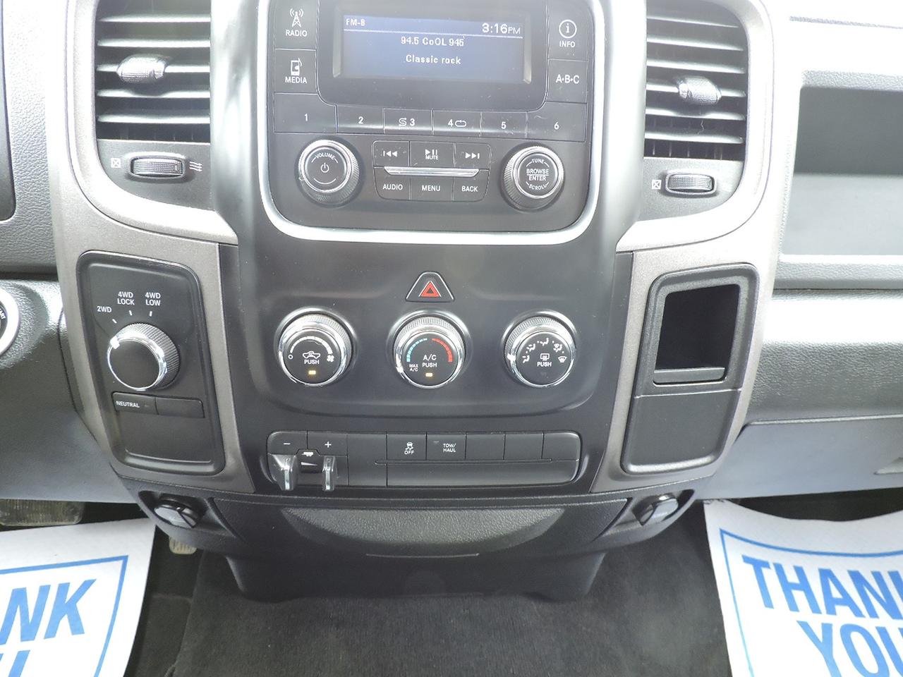 2018 RAM 1500 SXT 5.7 Hemi V8 4X4 6 Seater New Tires 165000 KMS Photo