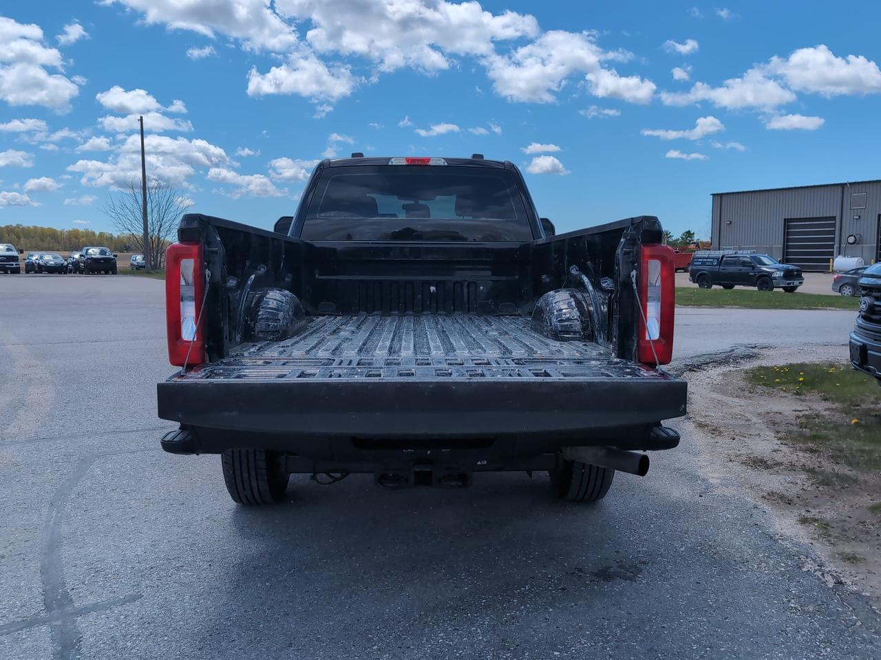 2023 Ford F-250 XL 4WD SuperCab 8' Box Photo