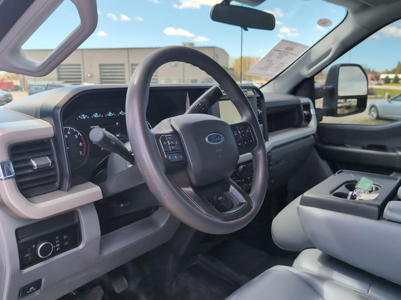 2023 Ford F-250 XL 4WD SuperCab 8' Box Photo