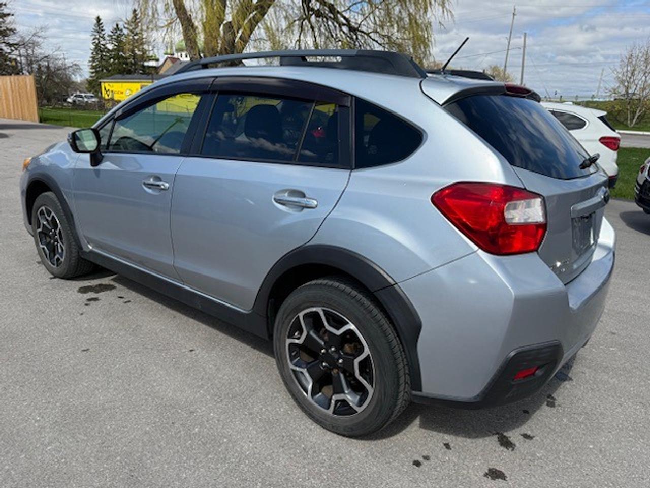 2015 Subaru Crosstrek 2.0i w/Limited Pkg Photo2