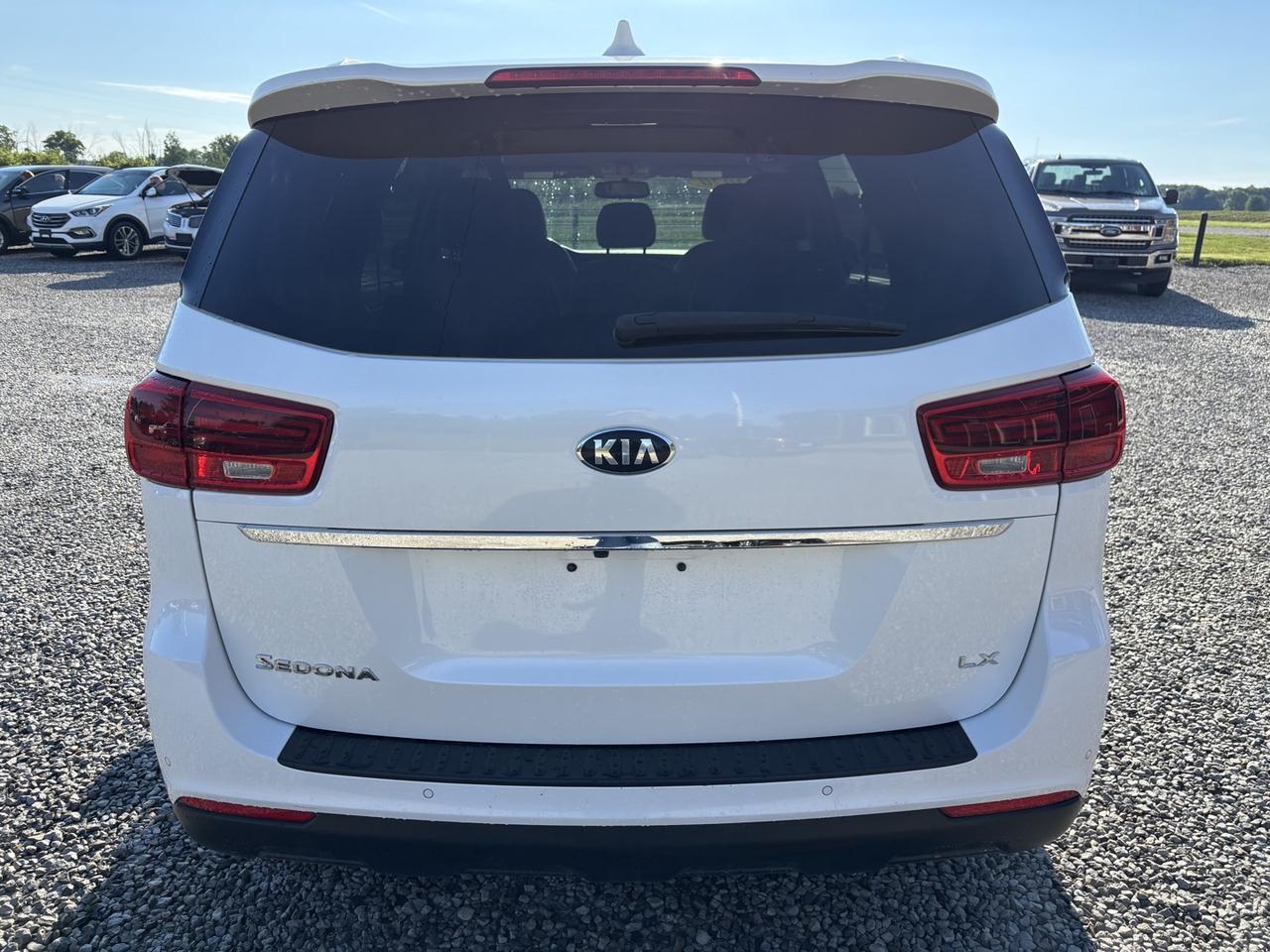 2020 Kia Sedona LX Photo