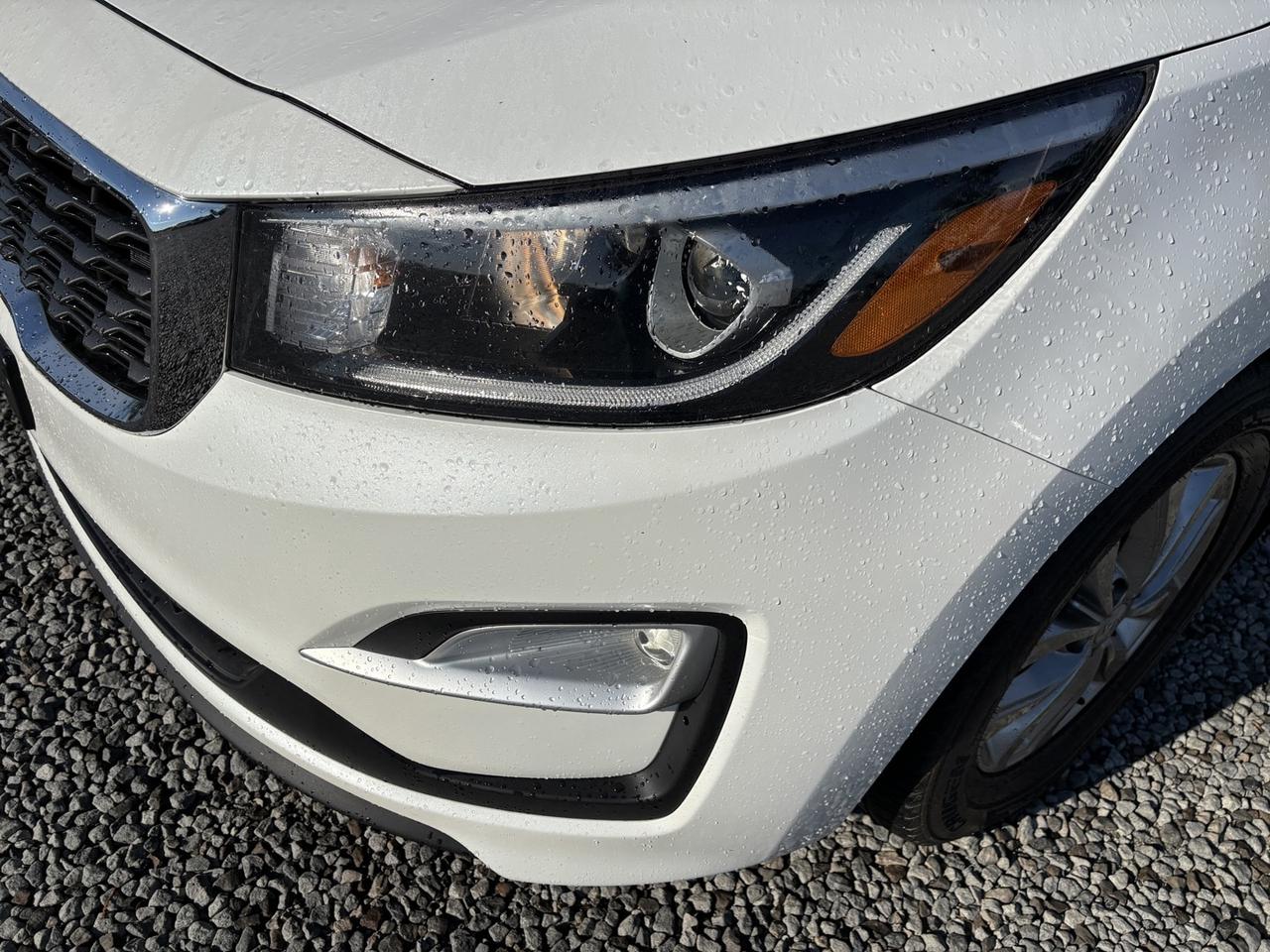 2020 Kia Sedona LX Photo