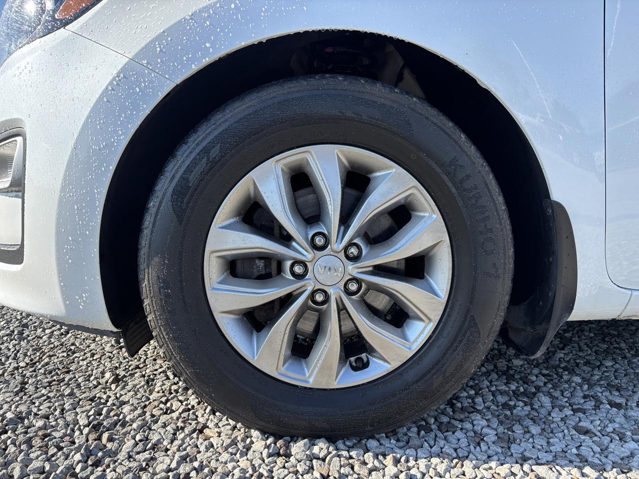 2020 Kia Sedona LX Photo