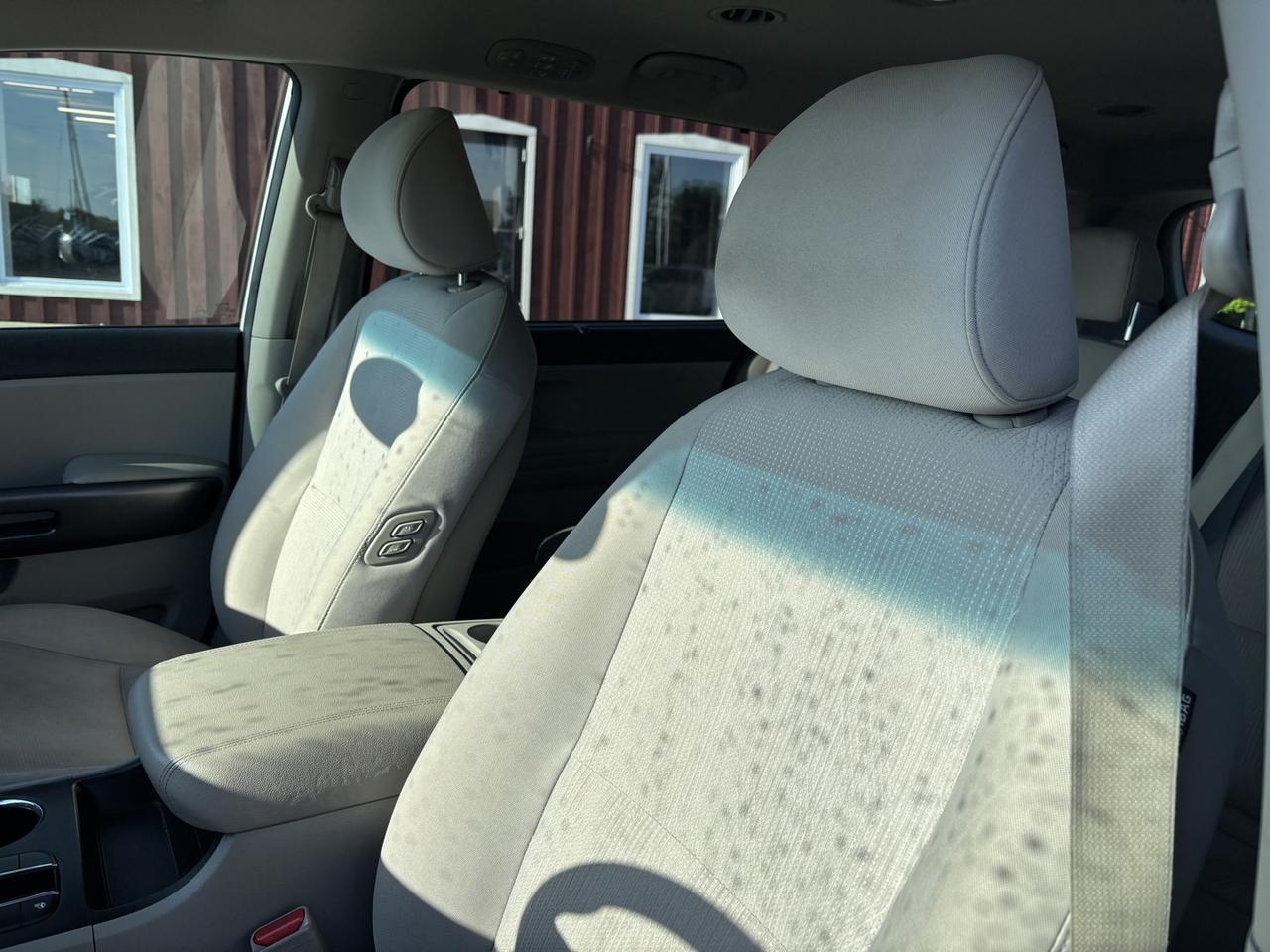 2020 Kia Sedona LX Photo