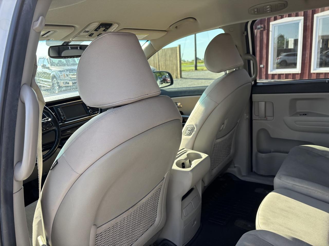 2020 Kia Sedona LX Photo
