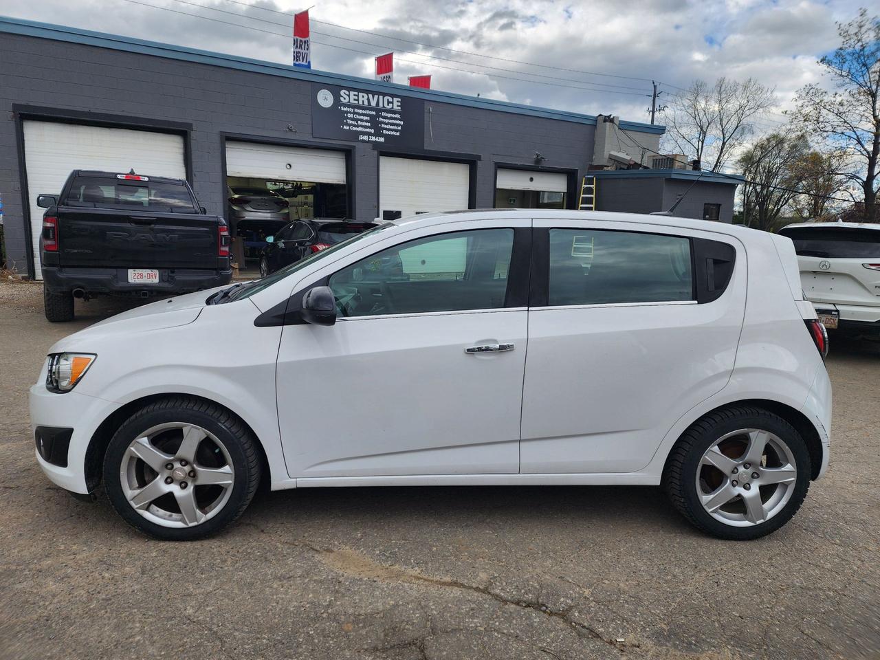 2014 Chevrolet Sonic LT l Bluetooth l Sunroof l Remote Start Photo3