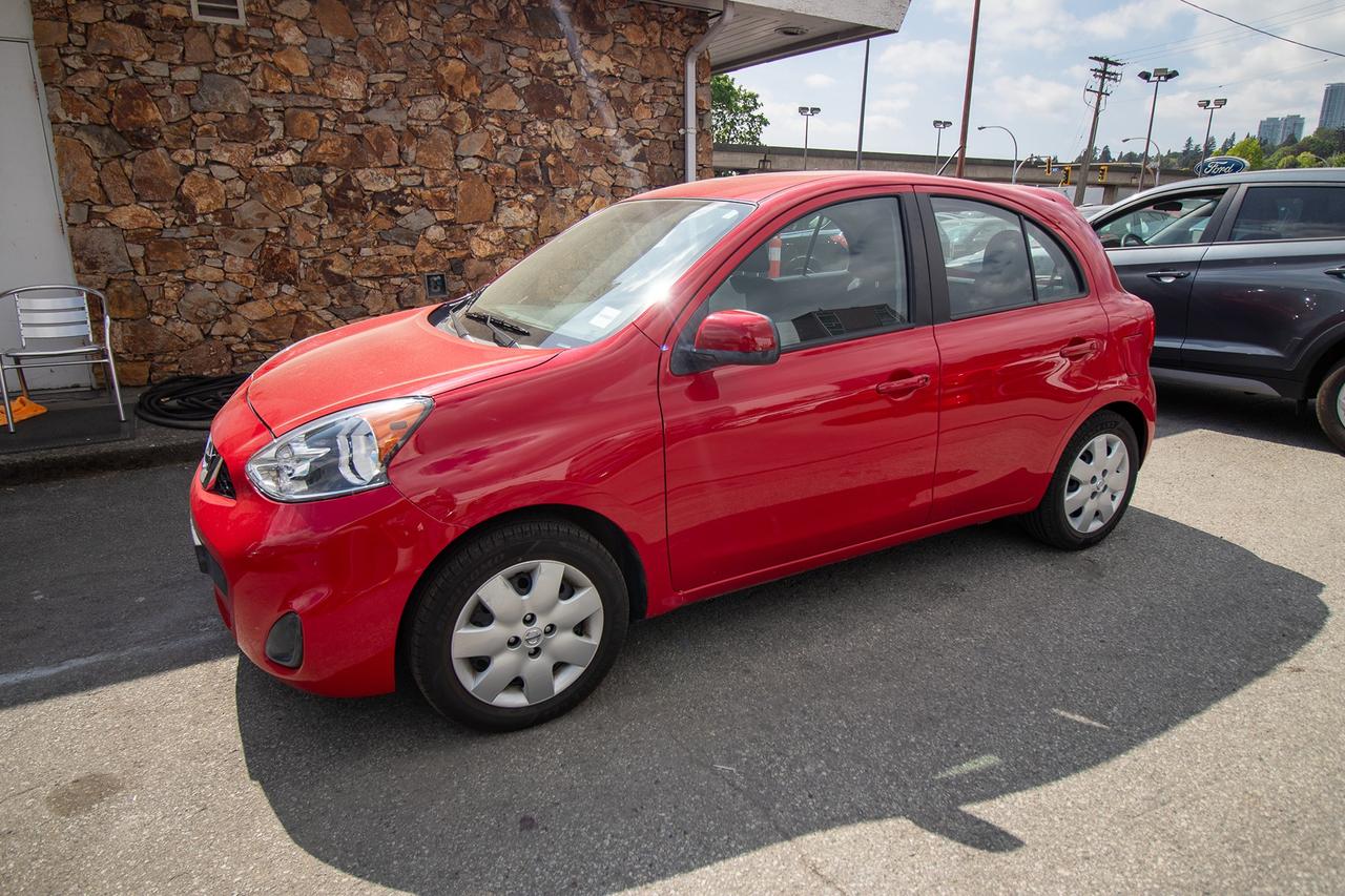 2015 Nissan Micra SV Photo1