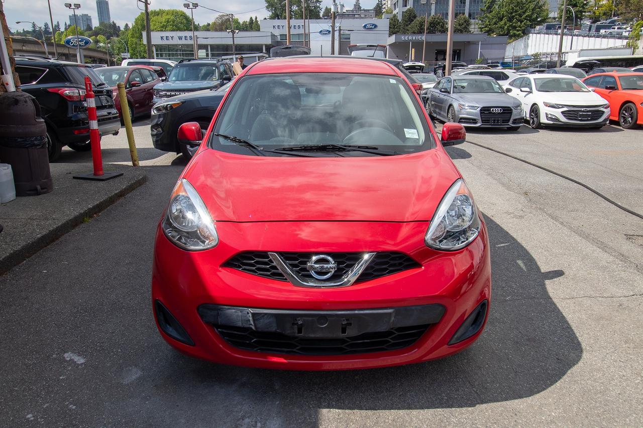 2015 Nissan Micra SV Photo2