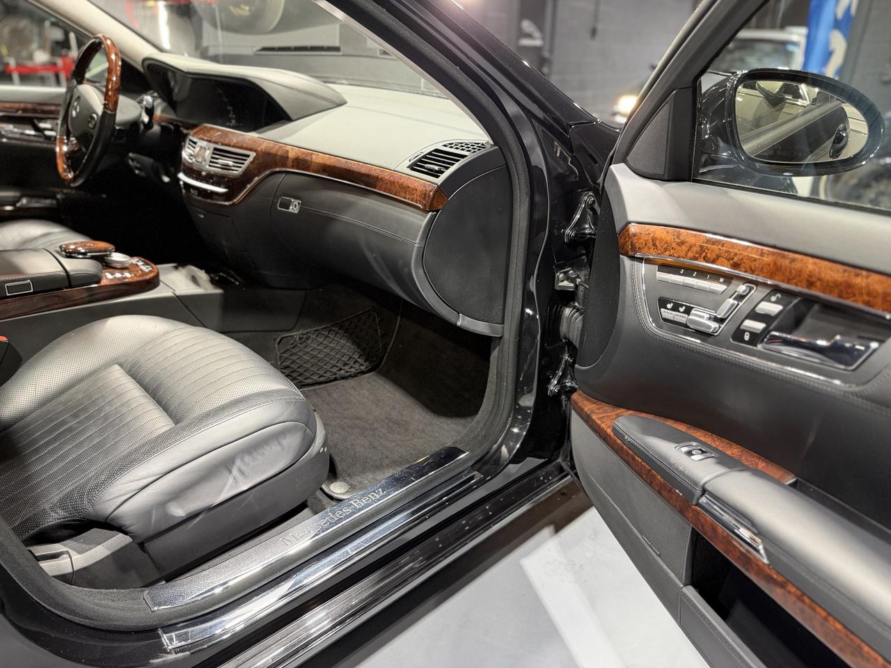 2008 Mercedes-Benz S-Class 4dr Sdn 5.5L V12 RWD Photo