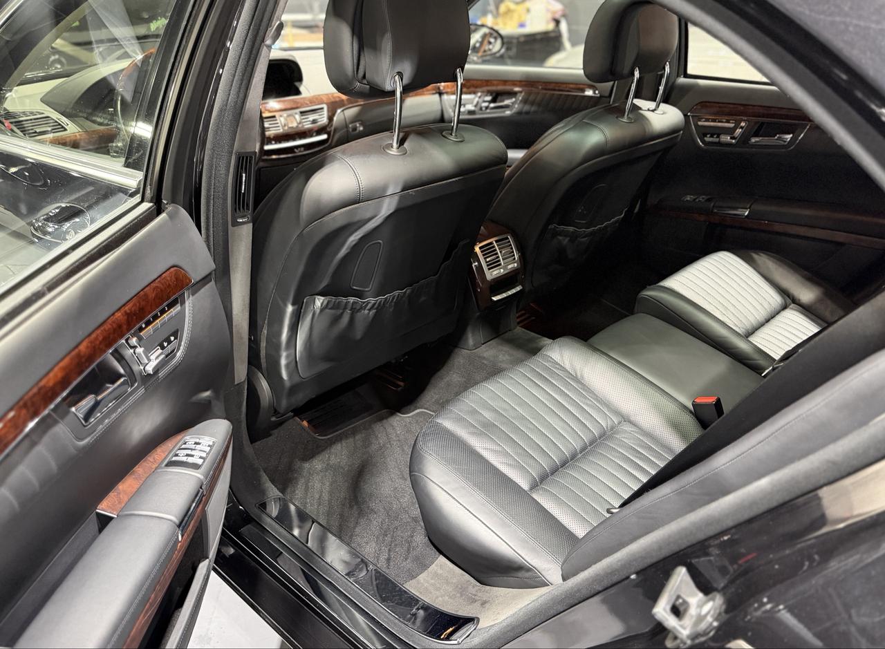 2008 Mercedes-Benz S-Class 4dr Sdn 5.5L V12 RWD Photo