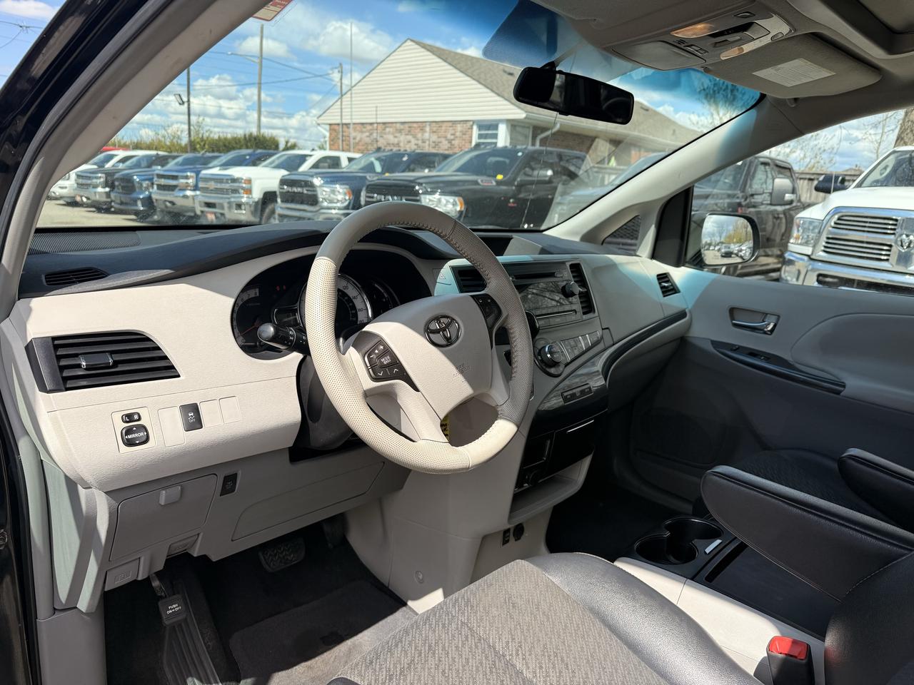 2011 Toyota Sienna SE | One Owner Photo