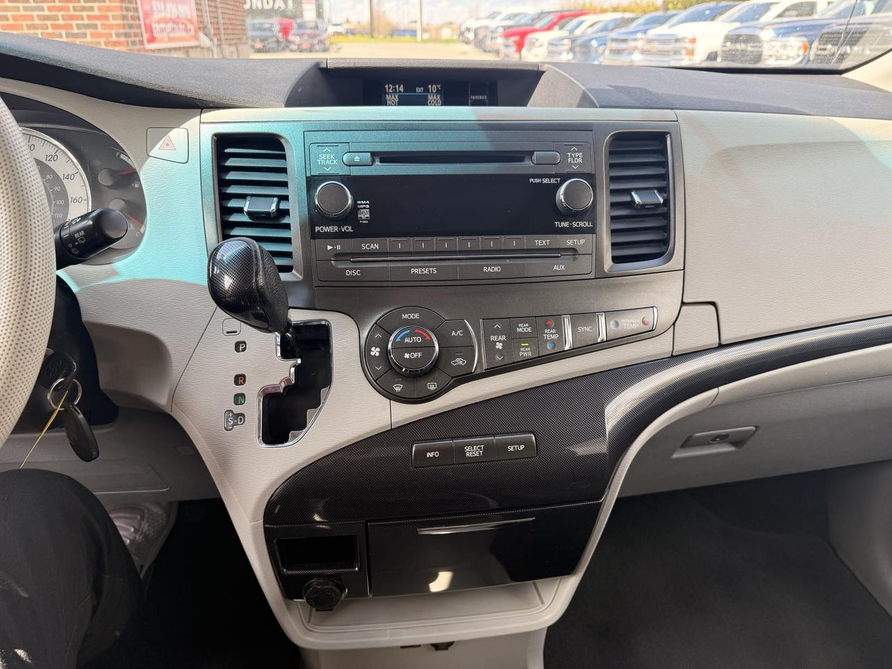 2011 Toyota Sienna SE | One Owner Photo